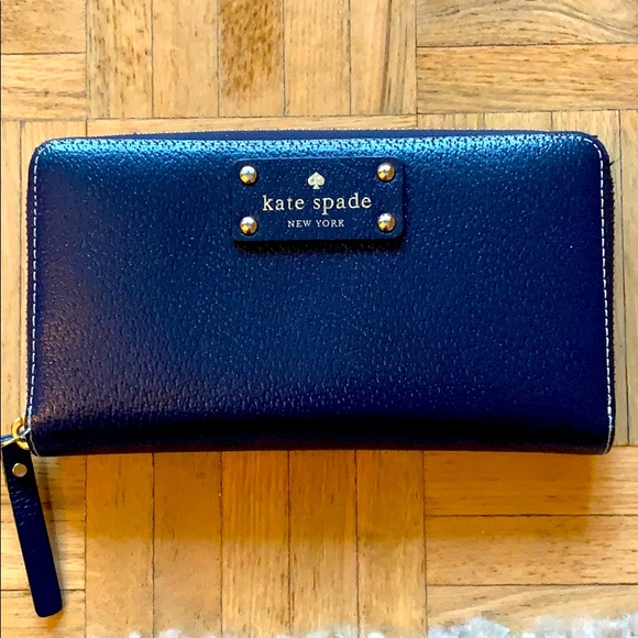 Kate Spade Wallet - Picture 1 of 7